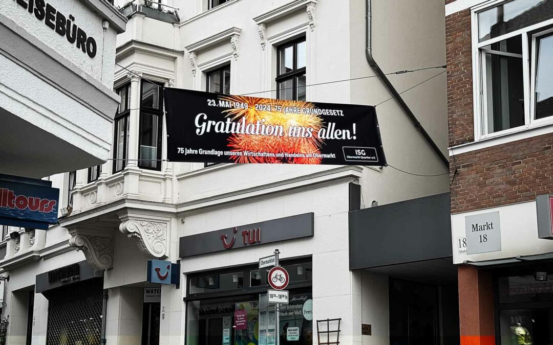 Gratulation in Schwarz–Rot–Gold: ISG Obermarkt feiert 75 Jahre Grundgesetz